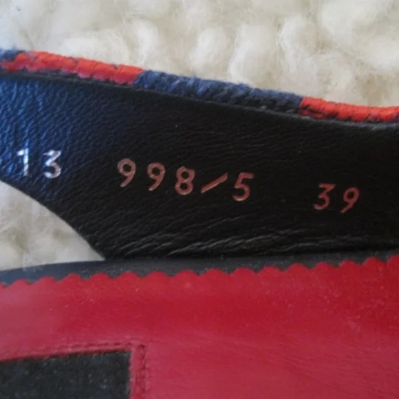 Authentic Carolina Herrera Insignia Sling Back Pumps - Picture 6 of 10